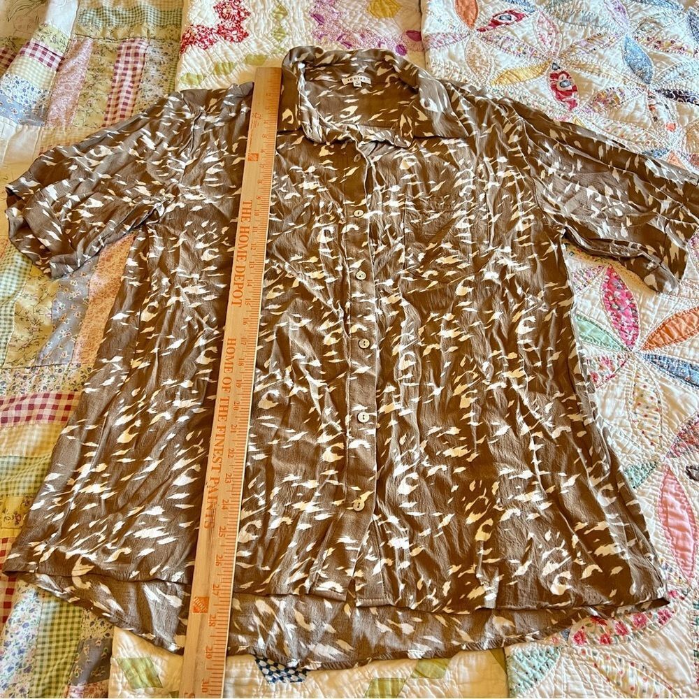 Jodifl Boutique Tan White Animal Style Print Short Sleeve Button Up Blouse Sz L - Picture 8 of 11